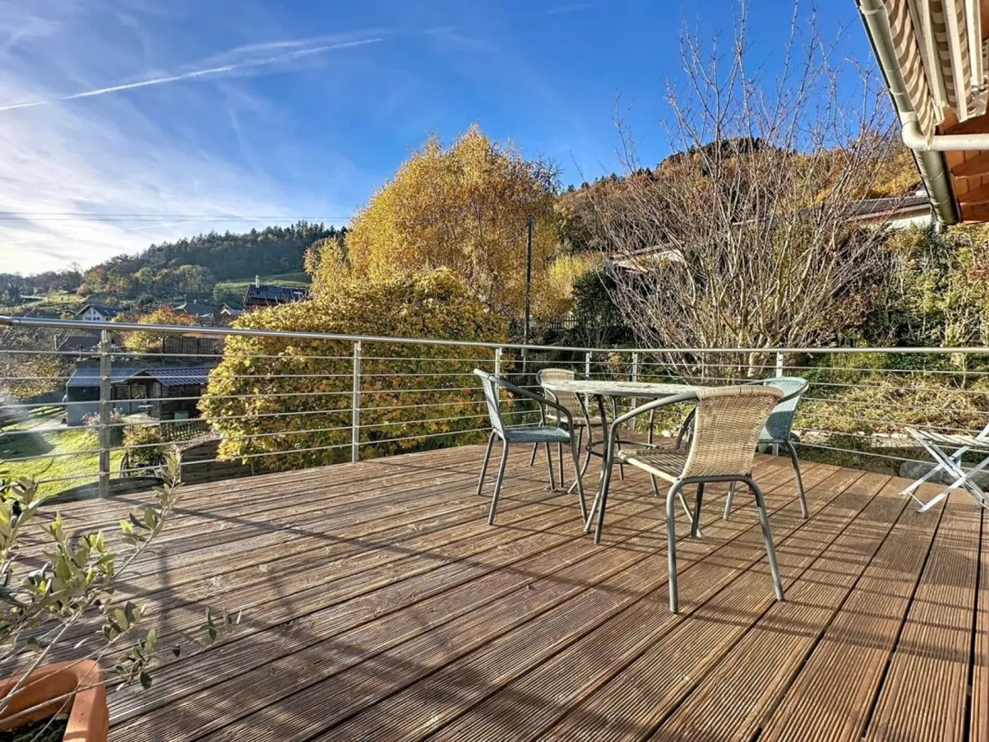 Magnificent architect-designed villa with stunning panoramic views of the plain - Photo 4 of 13