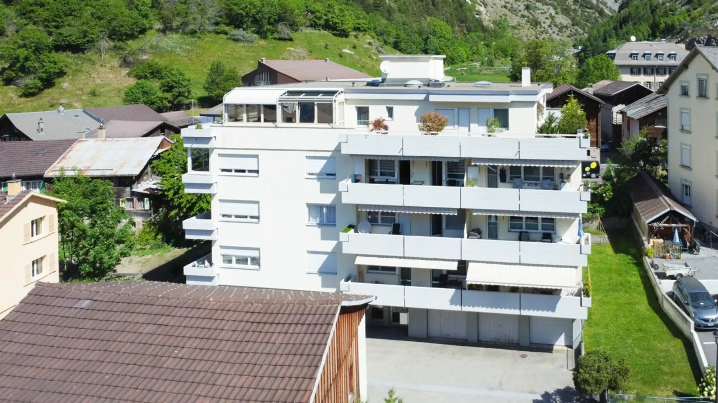 Appartement de 4,5 pièces entièrement rénové à Gampel - Photo 3 sur 13