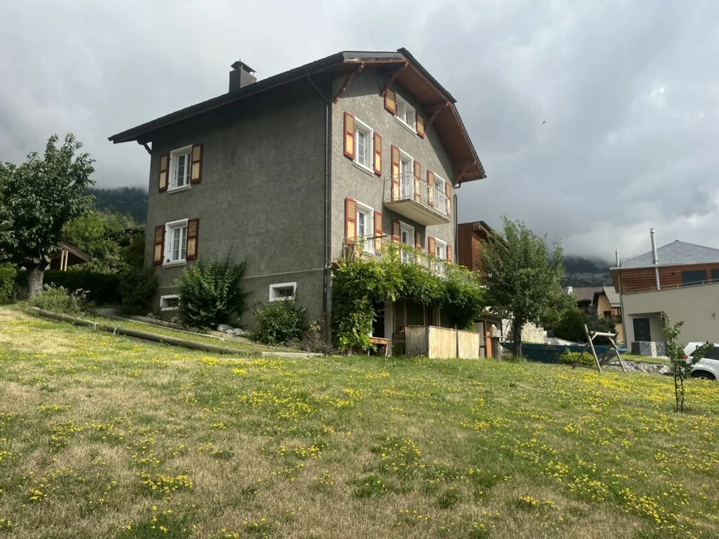 Einzigartig! Zweifamilienhaus im Skigebiet Crans-Montana/VS - Foto 2 von 13