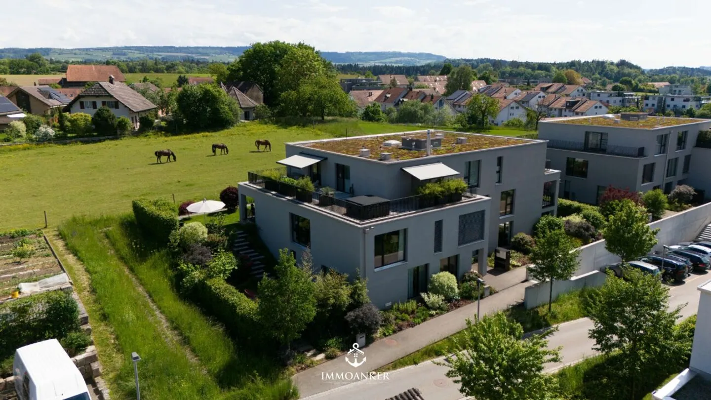 Luxuriöses Wohnen über zwei Etagen - Stilvoll, modern und naturnah in Lyss Inkl. attraktiver UBS-Hypothek: Nur 0.74 % fix bis 2031 zu übernehmen - je nach Bonität des Käufers - Photo 13 sur 13
