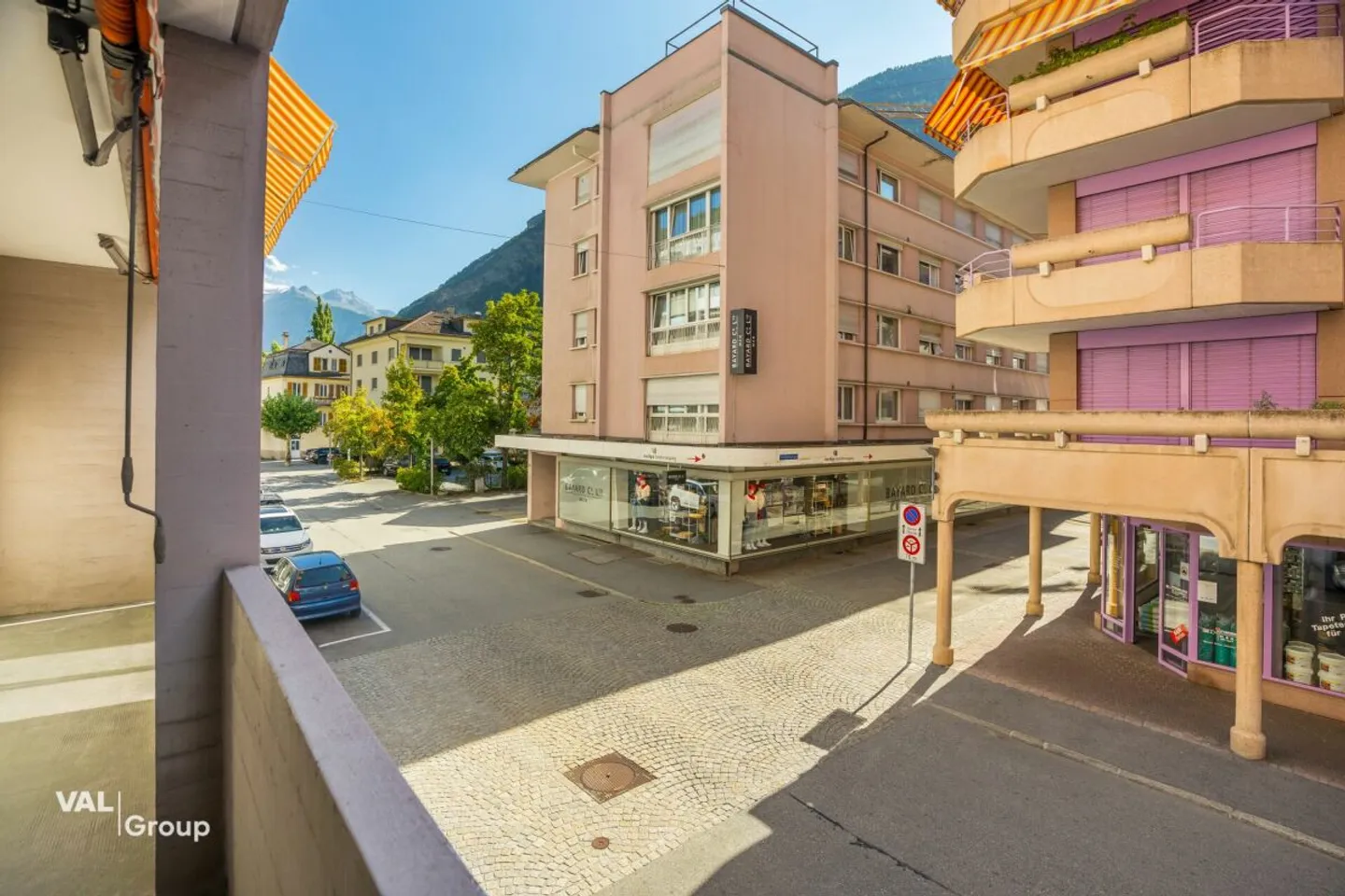 Vivere moderno con standard di finitura di alta qualità nel cuore di Visp - Foto 10 di 13