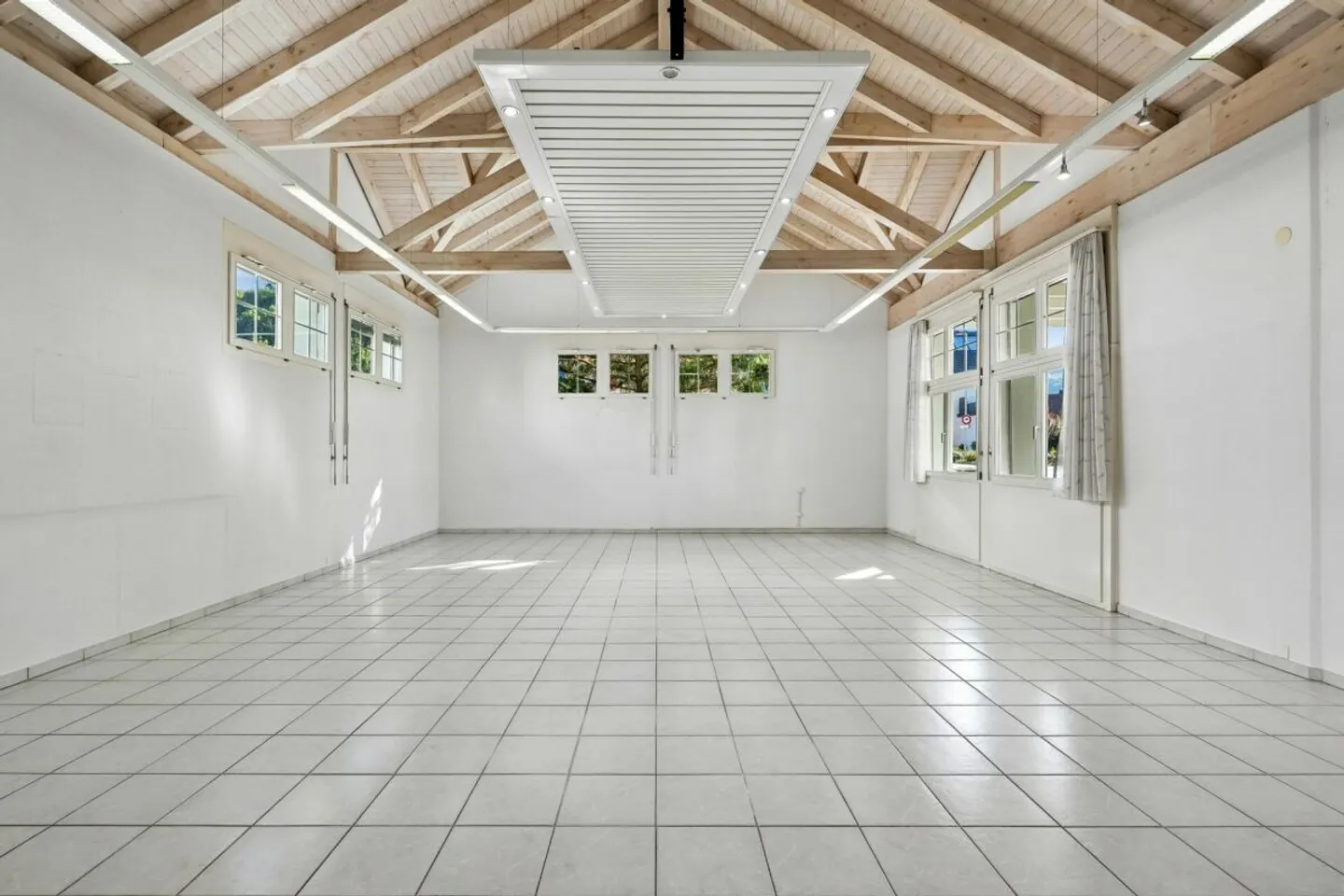 Espace pour votre entreprise - Photo 4 sur 12