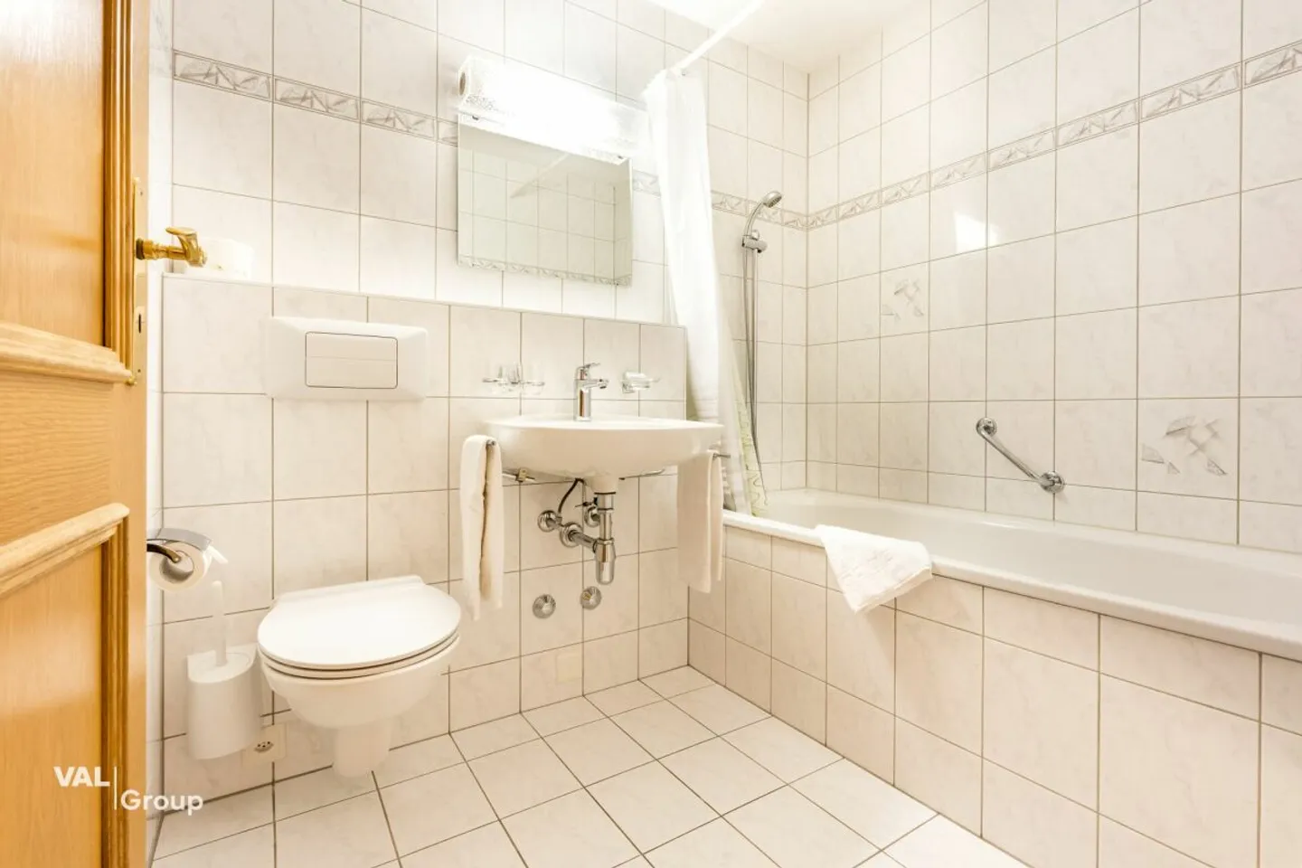 Fascino alpino con terrazza soleggiata e vista libera - Foto 8 di 13