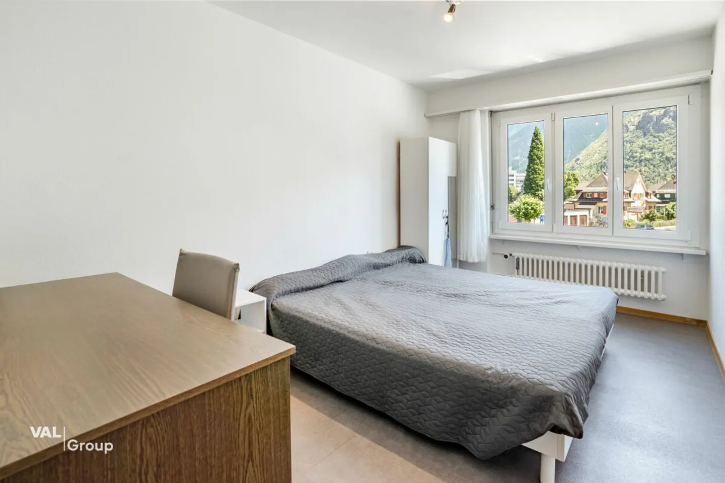 Bright 4.5-room apartment in a top location - only 2 minutes from Visp train station - Photo 8 of 13