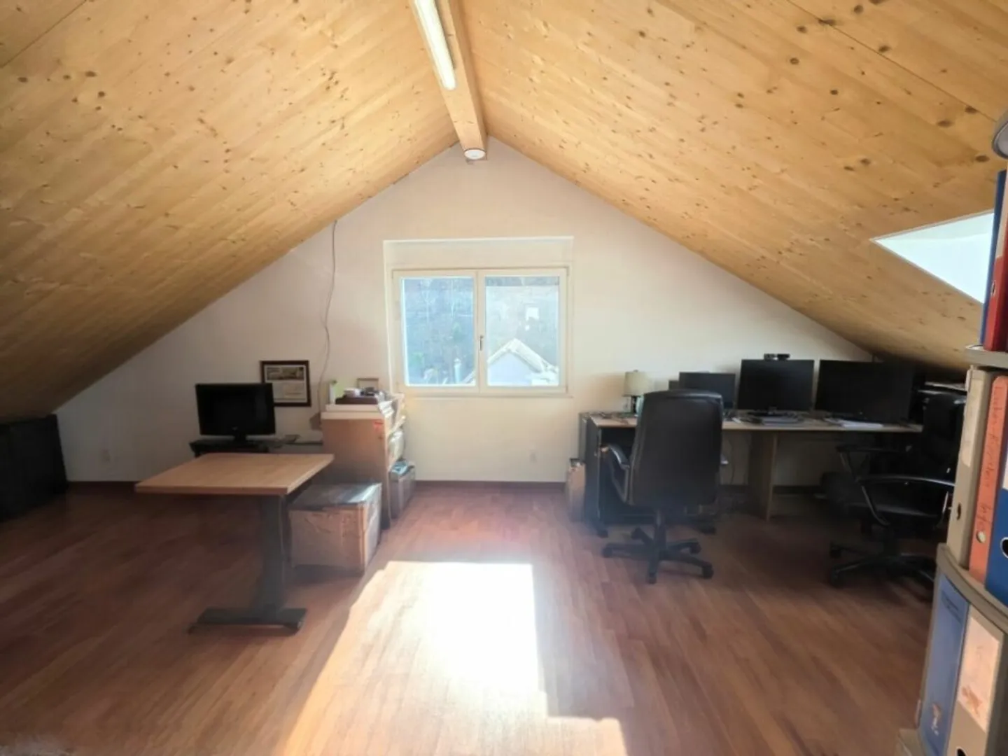 Single-family house with mega volume and lift! - Photo 12 of 13