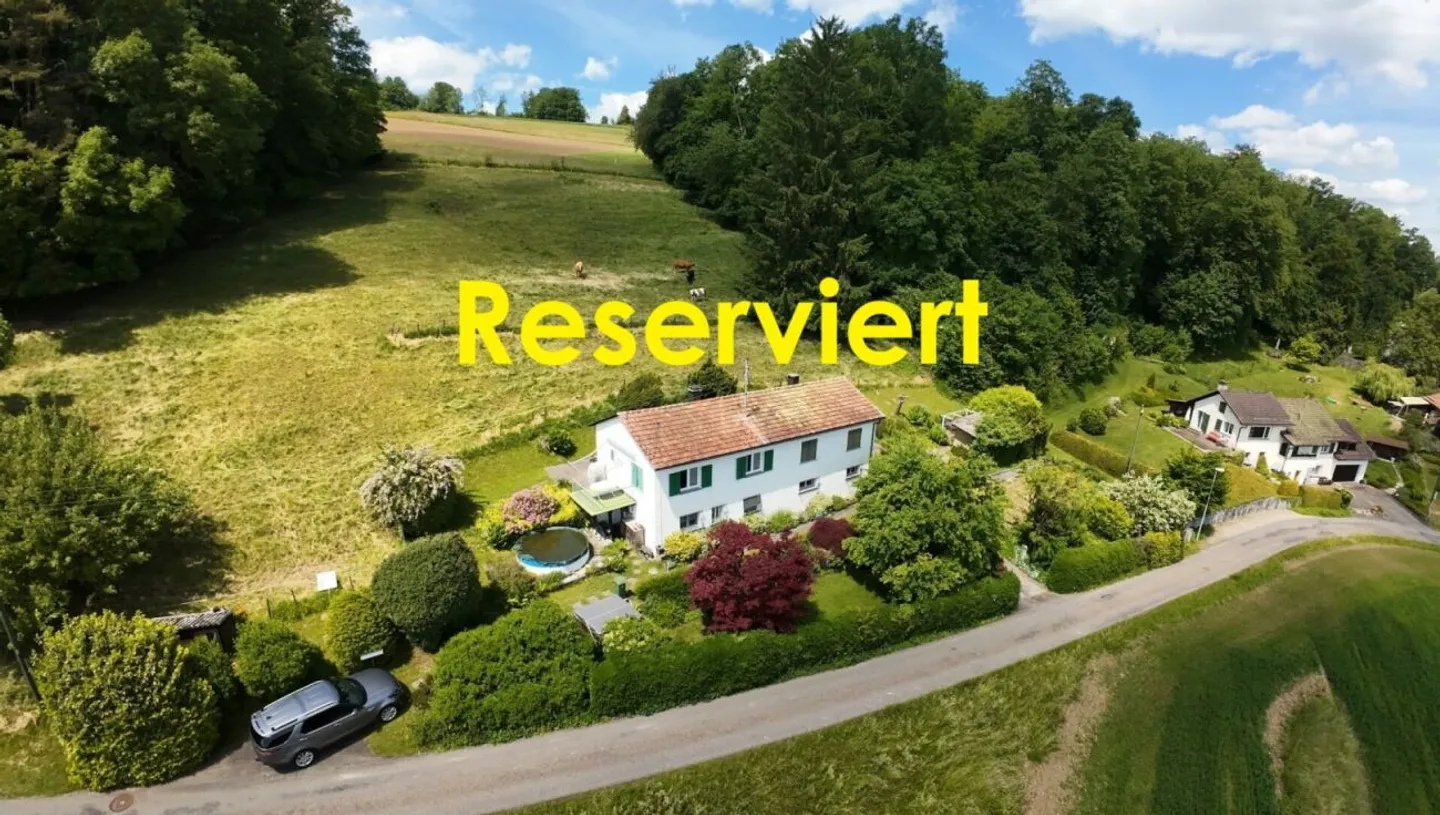 Charmantes Zweifamilienhaus mit Weitsicht - Foto 1 von 5