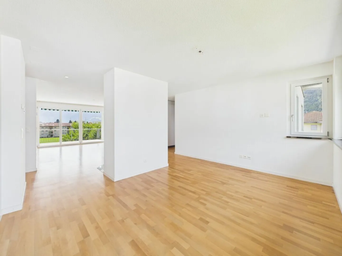 House feeling without garden work - Photo 5 of 9