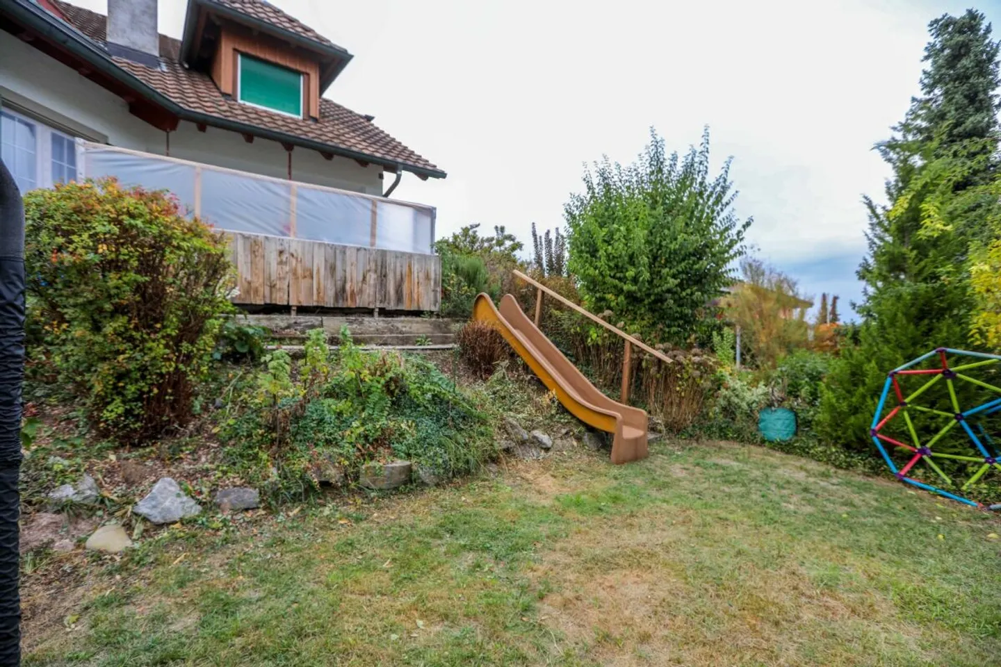Appartement de jardin avec entrée privée et environ 150 m2 de surface d'utilisation spéciale - Photo 12 sur 12