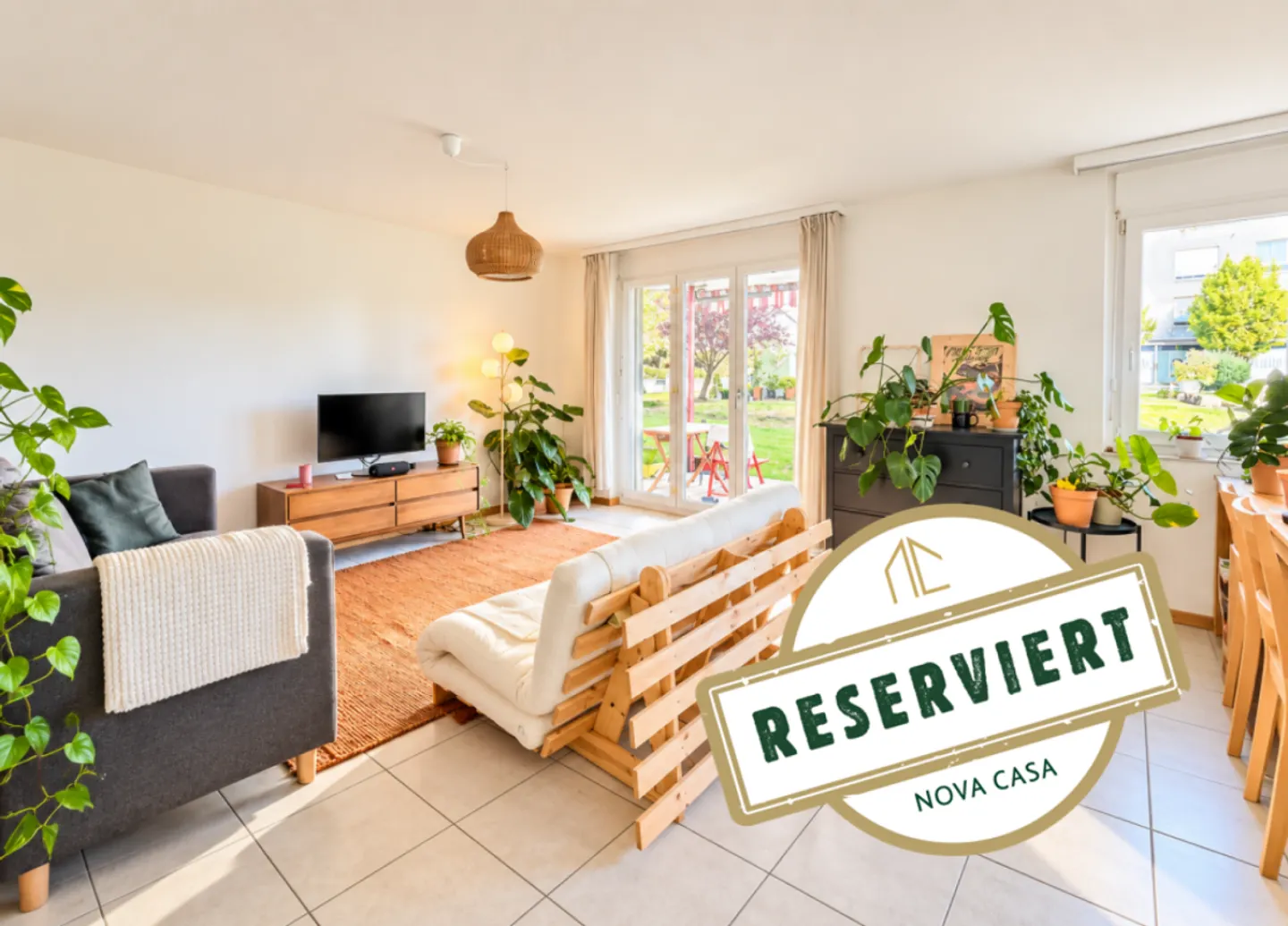 Réservé ! Vivre avec jardin ! Lumineux appartement de 2,5 pièces avec beaucoup de sensation de vie - Photo 1 sur 8