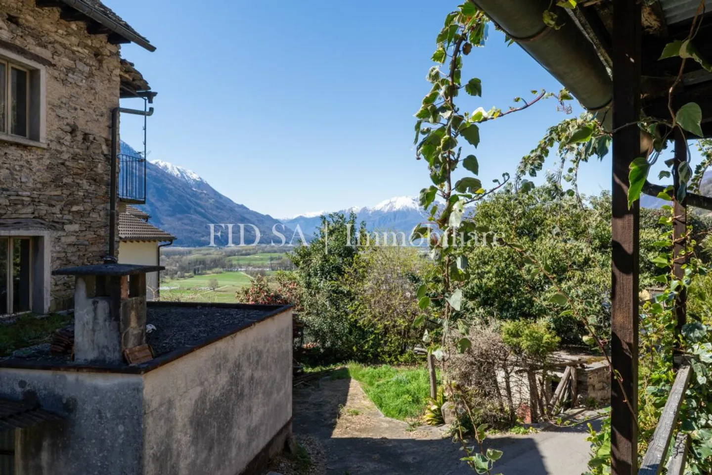 GUDO - Rustico con licenza edilizia approvata in posizione soleggiata - Photo 6 of 6