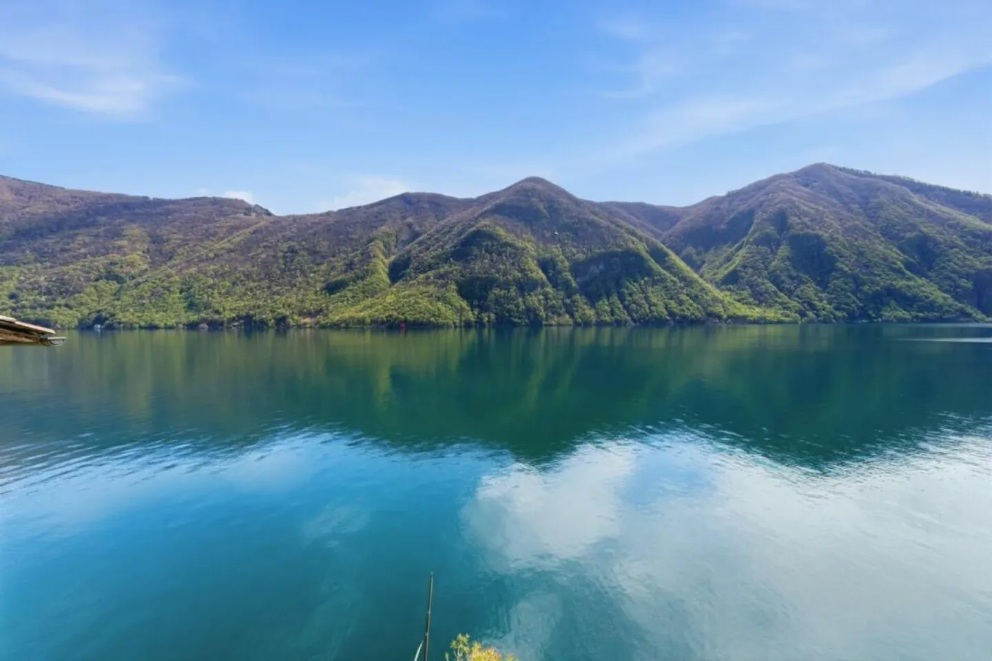 Appartement unique au bord du lac - Photo 3 sur 13