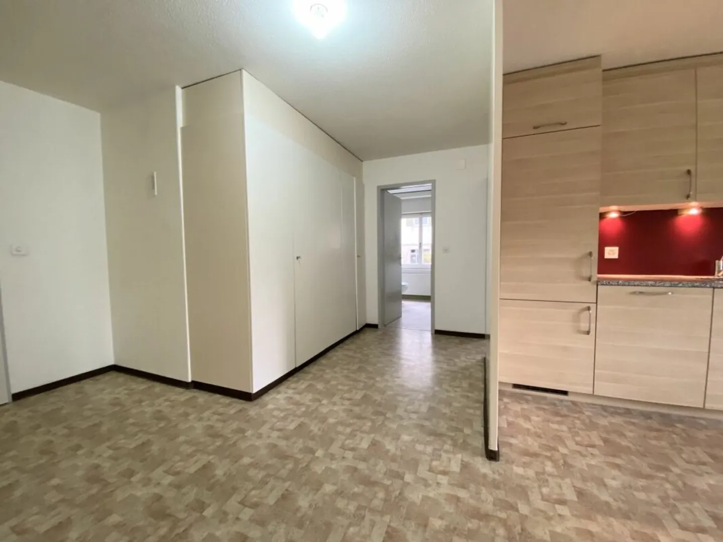 Spacious 3.5-room apartment on the raised ground floor - Photo 2 of 6