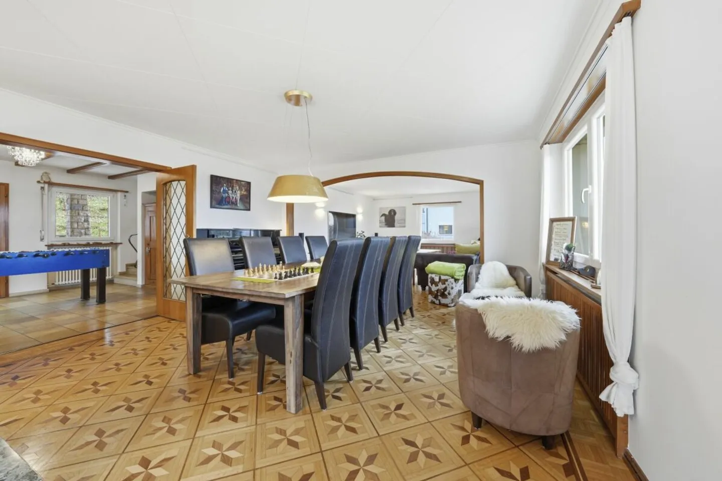 Proprietà unica con piscina naturale, vigneto e oasi spa nella posizione da sogno di Klingnau - Foto 6 di 13