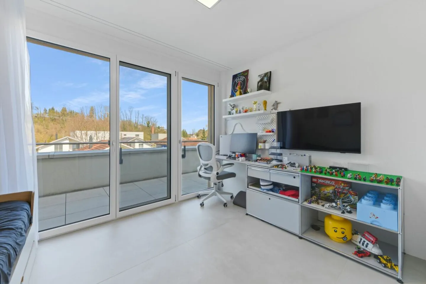 A Home Above Things - Exclusive Penthouse Apartment with Privacy - Photo 12 of 13