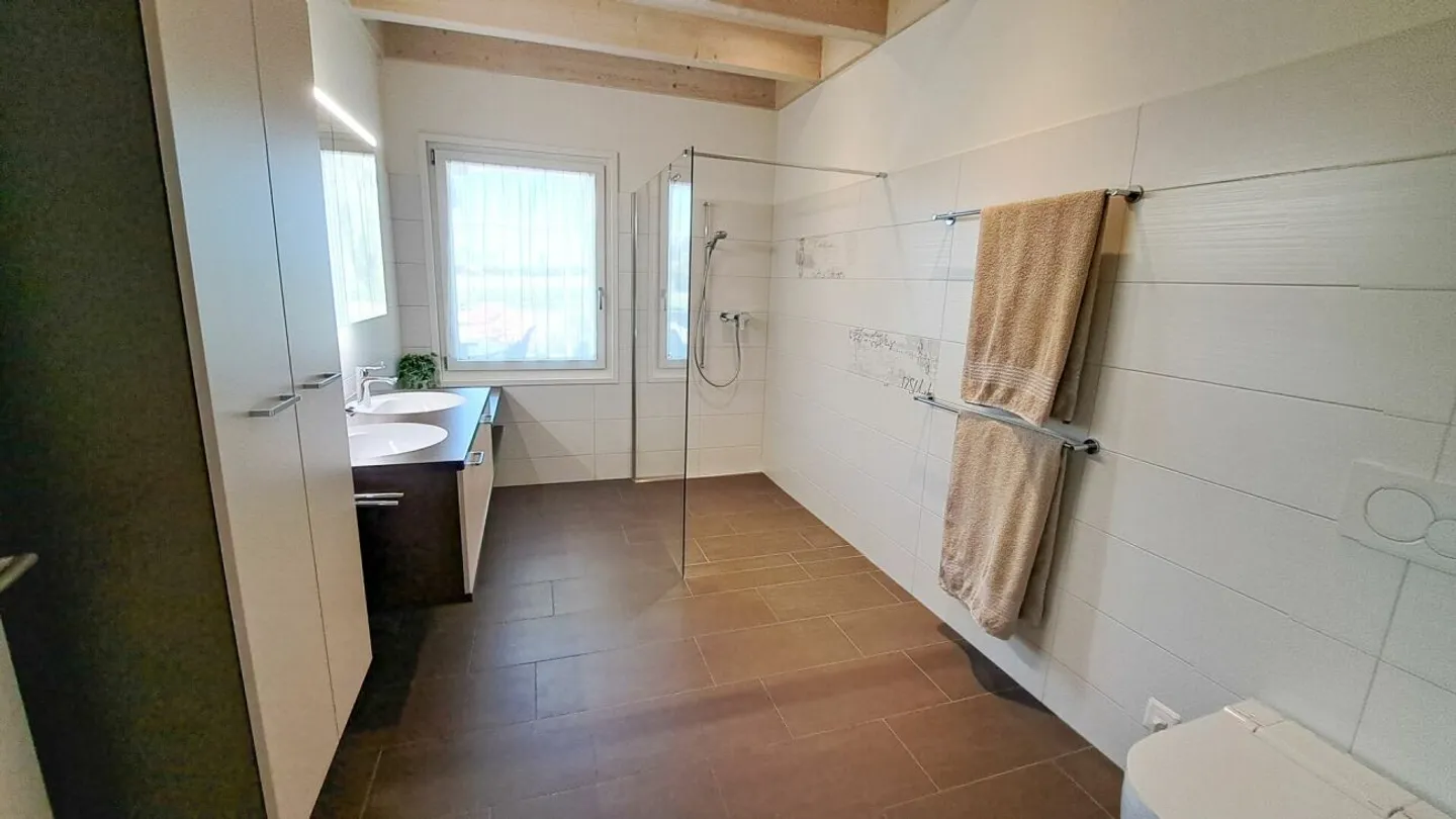 Living in the Green - High-Quality 4.5-Room House Section with Idyllic Garden - Photo 6 of 10