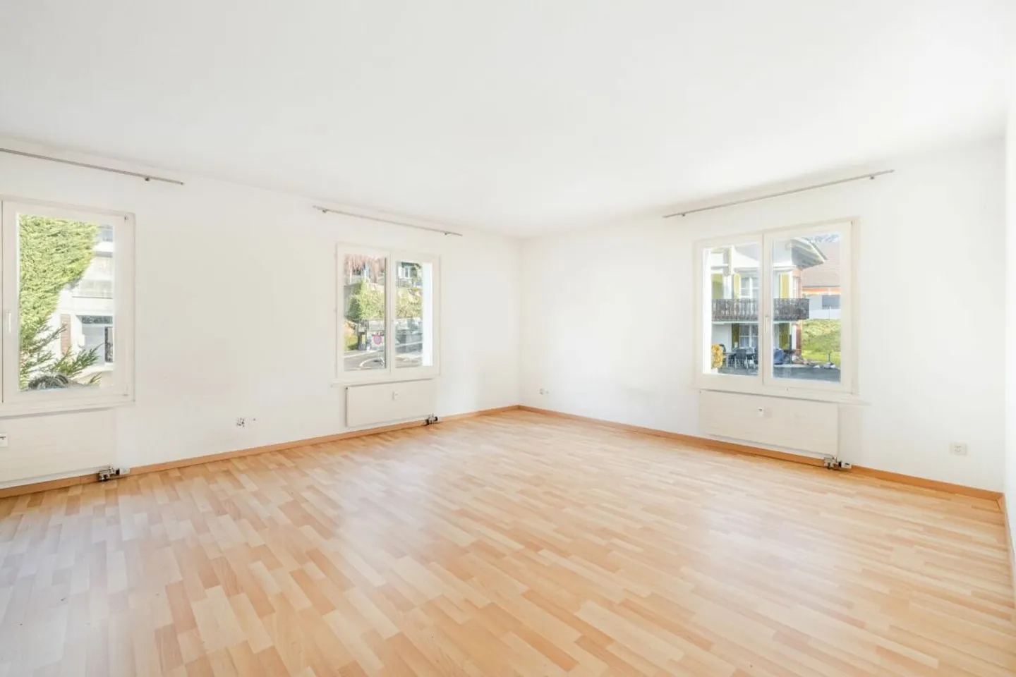 Charming 1.5-room apartment in need of renovation for rent or personal use - Photo 1 of 8