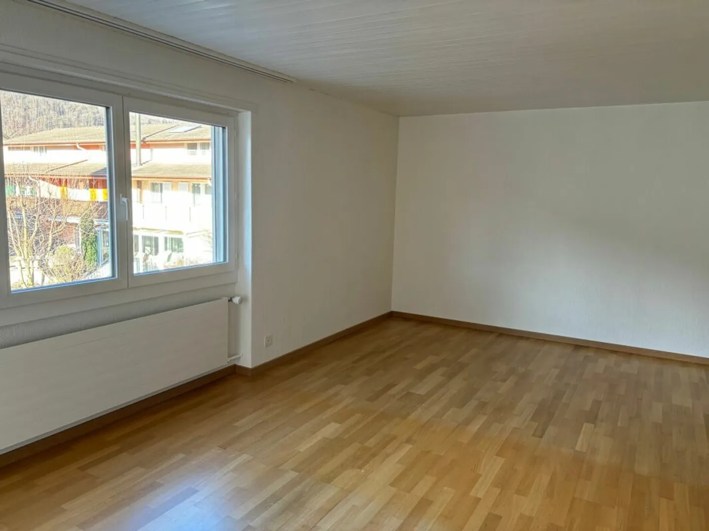 Charmante Wohnung in Räfis - Foto 2 von 8