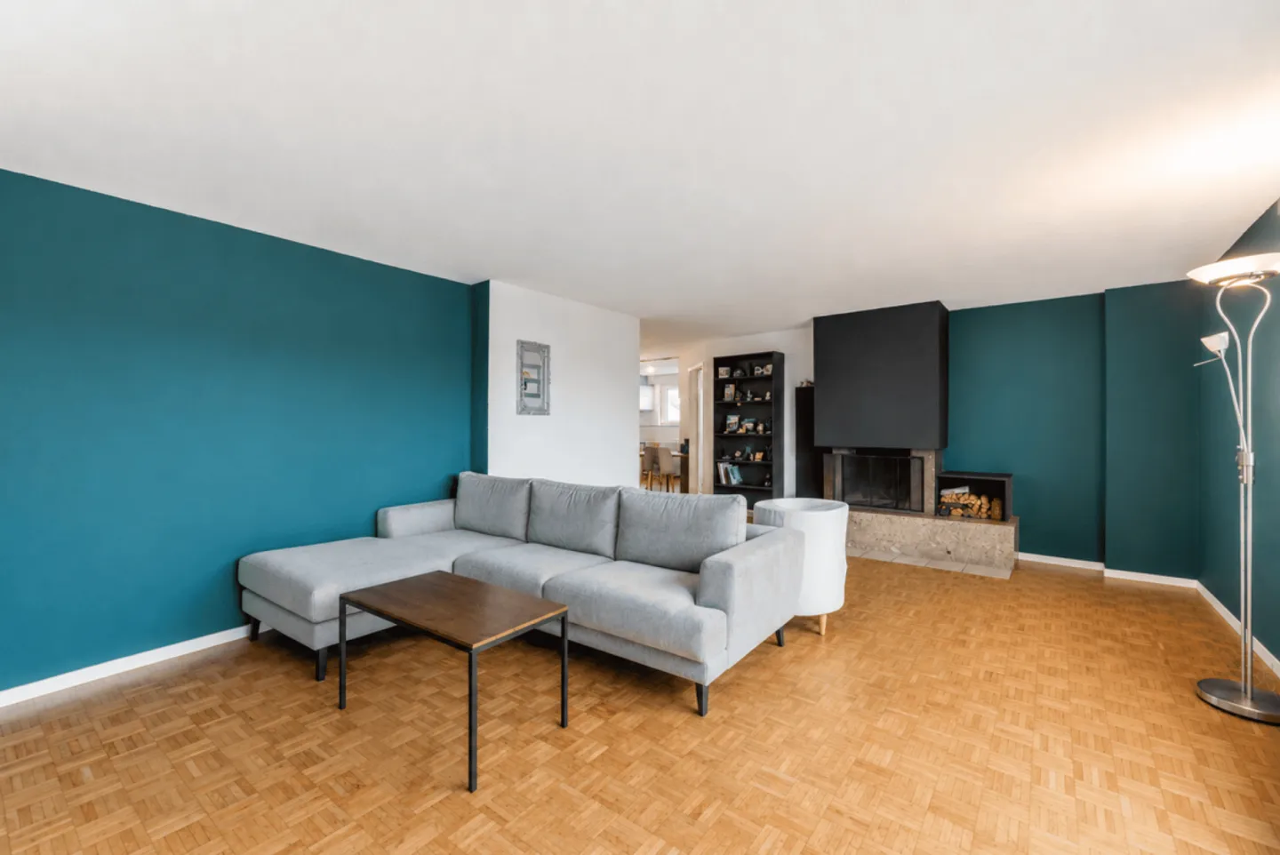 Appartement en attique spacieux de 5,5 pièces avec vaste terrasse sur le toit et potentiel d'aménagement individuel - Photo 8 sur 10