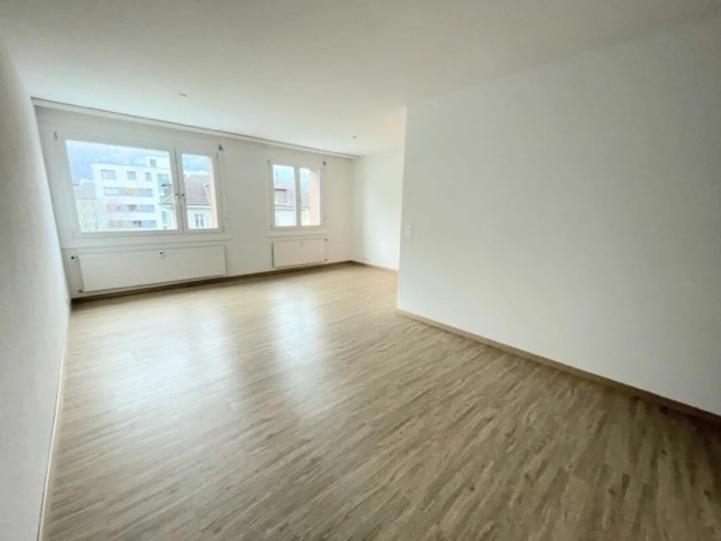 Attraktive 2.5-Zimmerwohnung im Horw - Photo 1 of 5