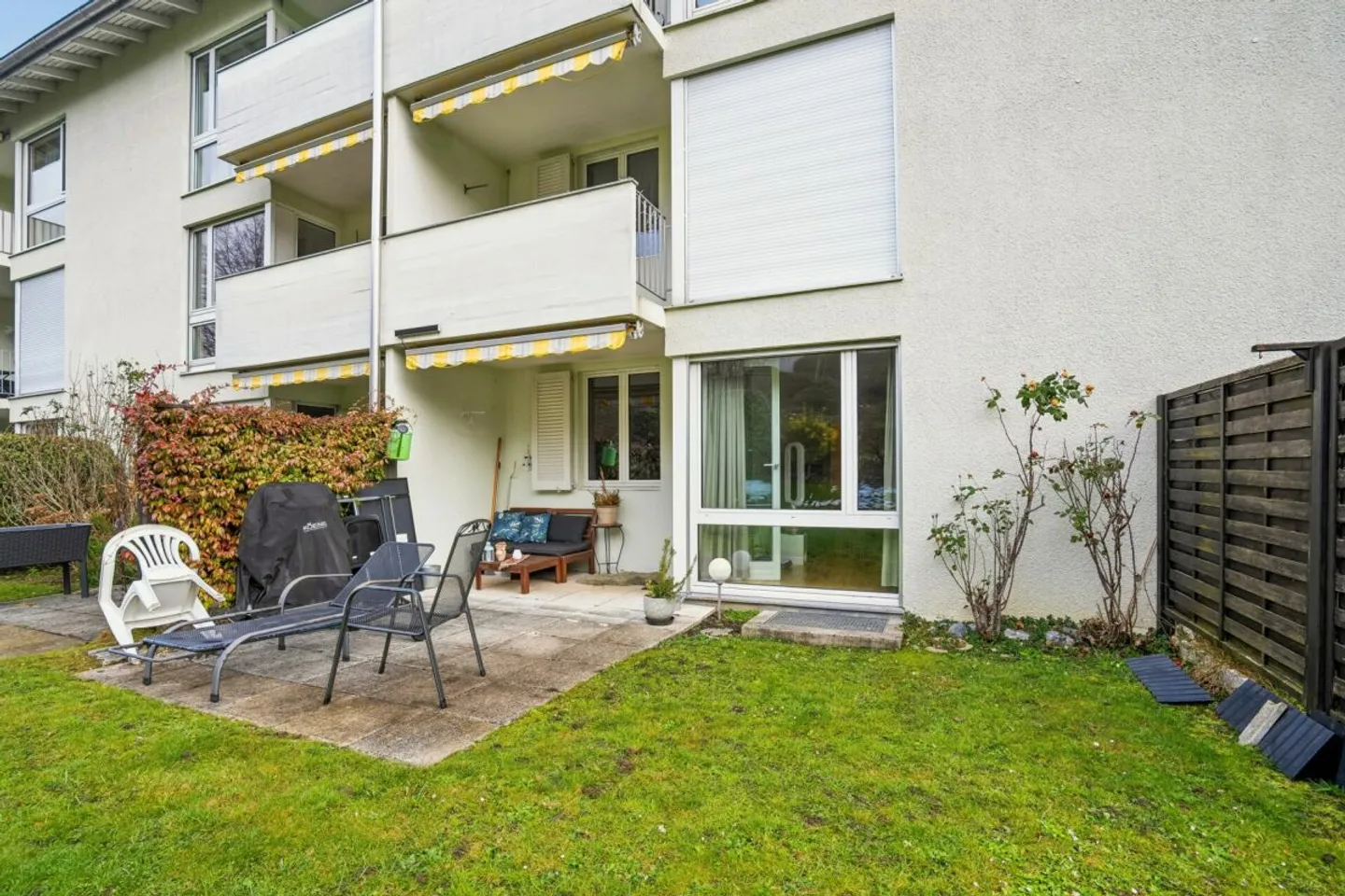 2.5 Zimmer Gartenwohnung in Oberrieden - Foto 1 von 13