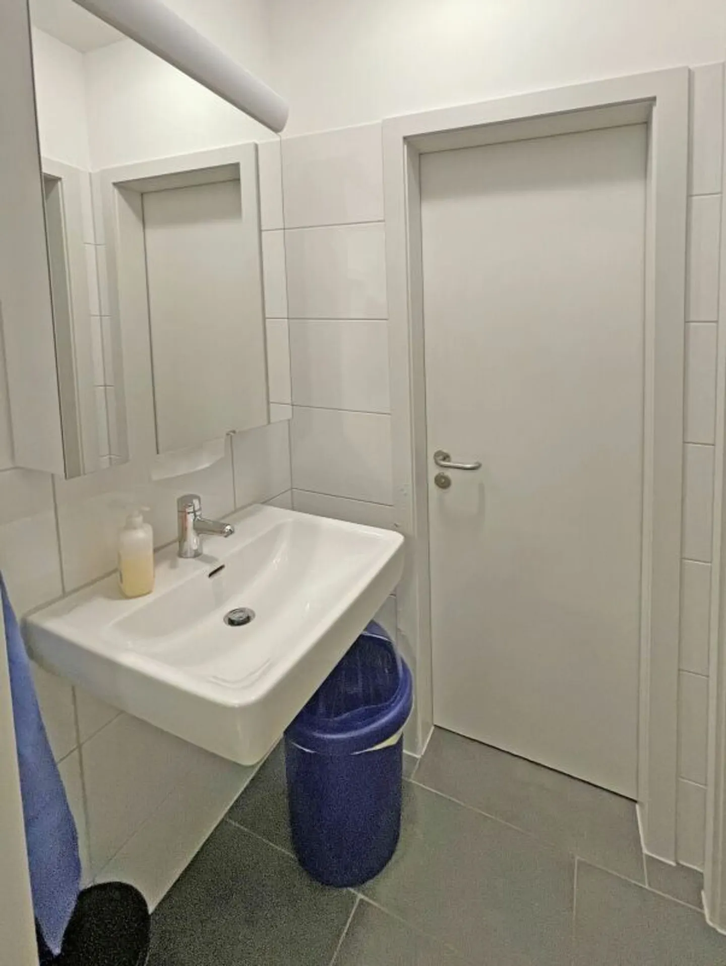 Espace de bureau spacieux à louer - Photo 9 sur 13