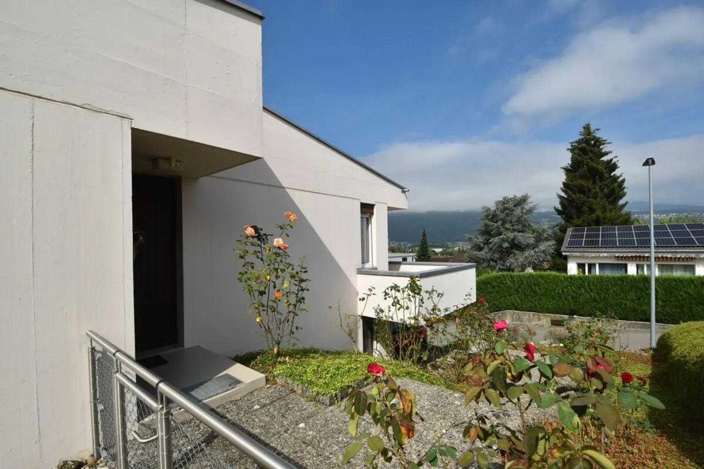 Casa unifamiliare di 6,5 stanze in una posizione molto bella - Foto 4 di 13