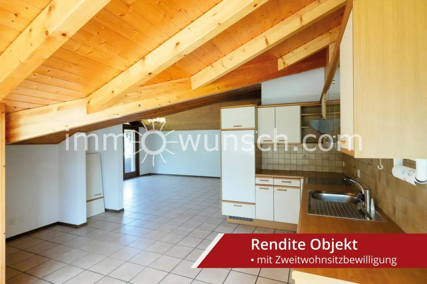 L'Opportunité - Charmant appartement en attique de 2 ½ pièces (3 ½ pièces), avec permis de résidence secondaire - Photo 4 sur 13