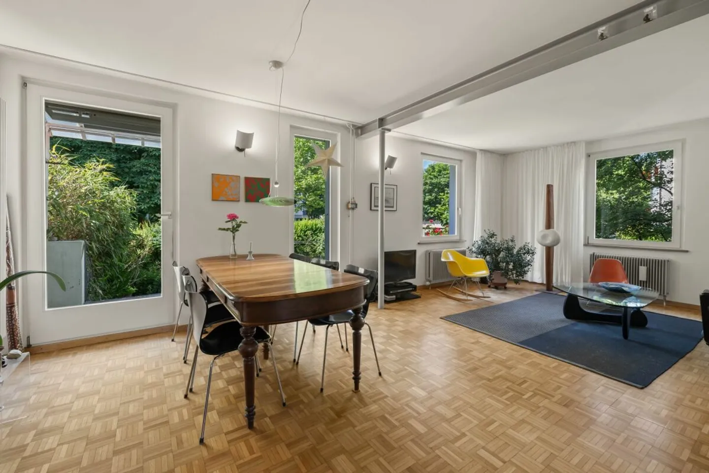 Charmantes Familienhaus mit Garten - Foto 3 von 13