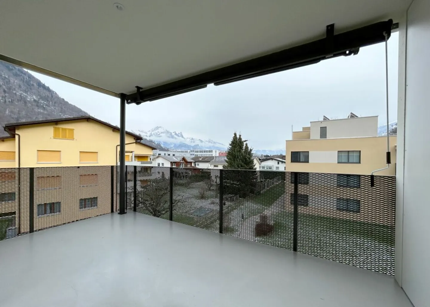 Living in the Green - 2.5-Room Apartment on the 2nd Floor - Photo 10 of 12