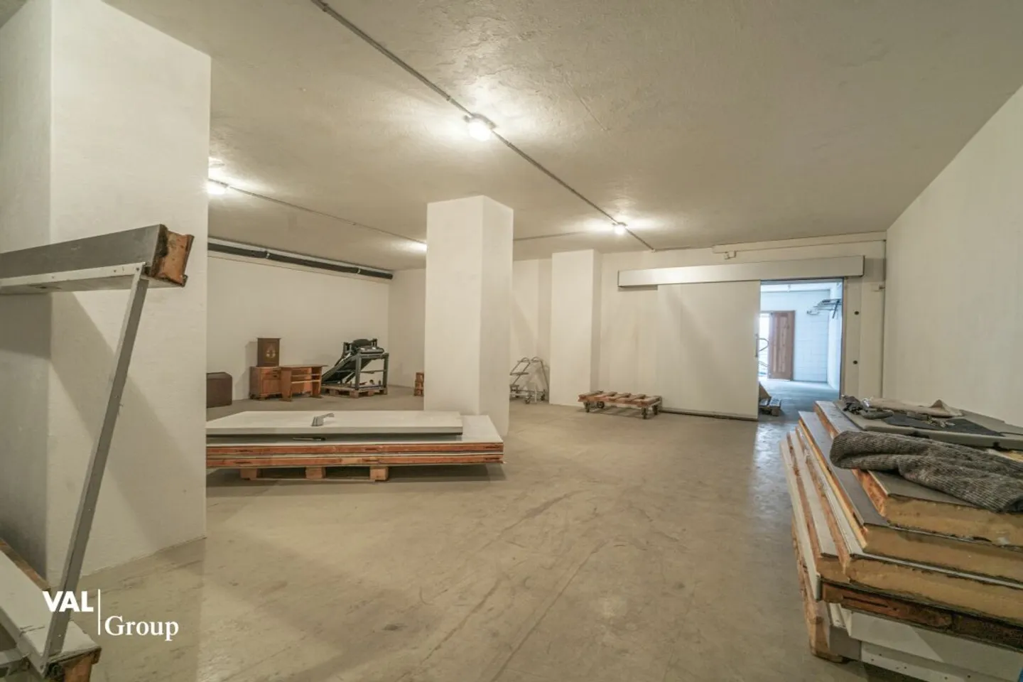 Dépôt/Entrepôt attrayant dans un emplacement central - Photo 2 sur 12