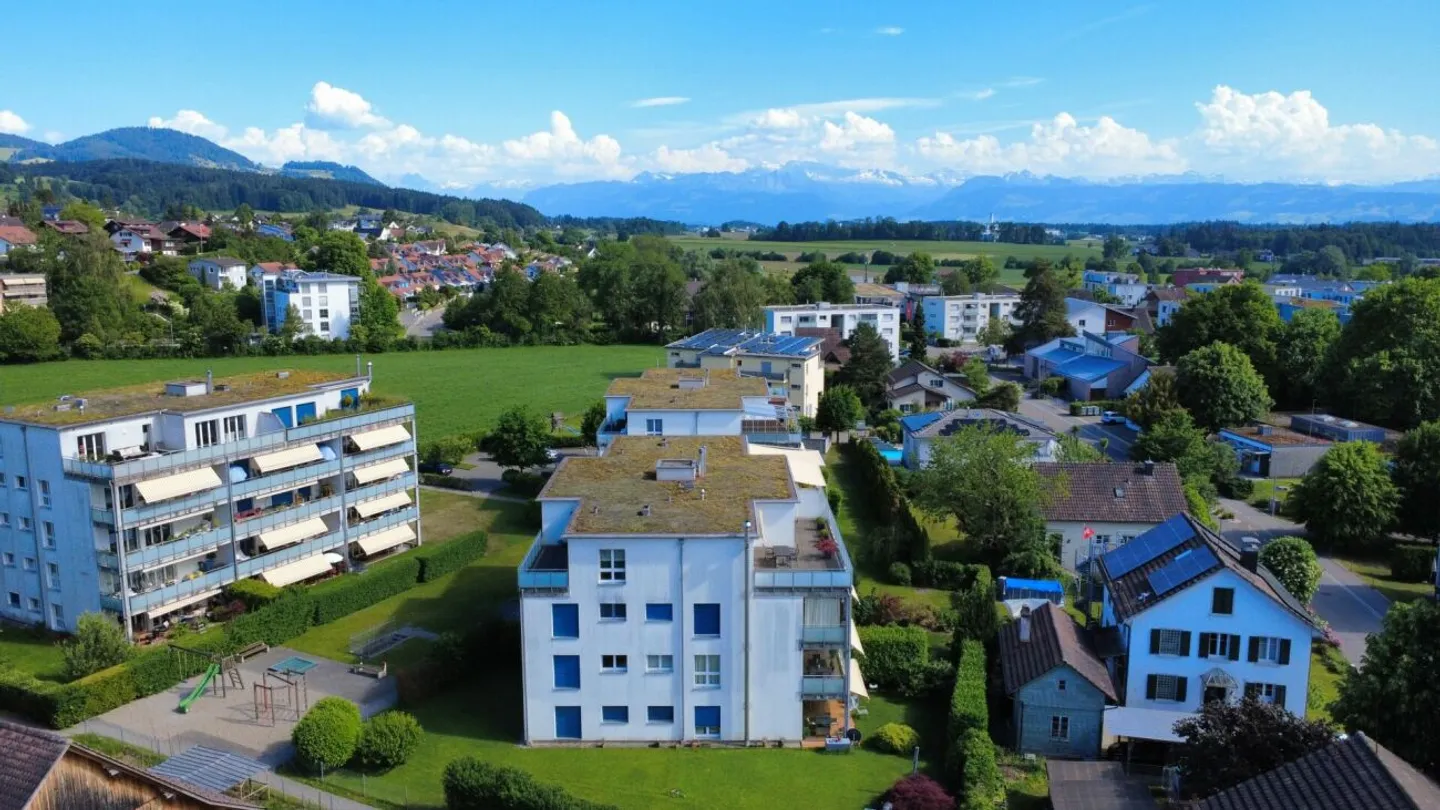 Living Above the Rooftops of Kempten - Photo 3 of 13