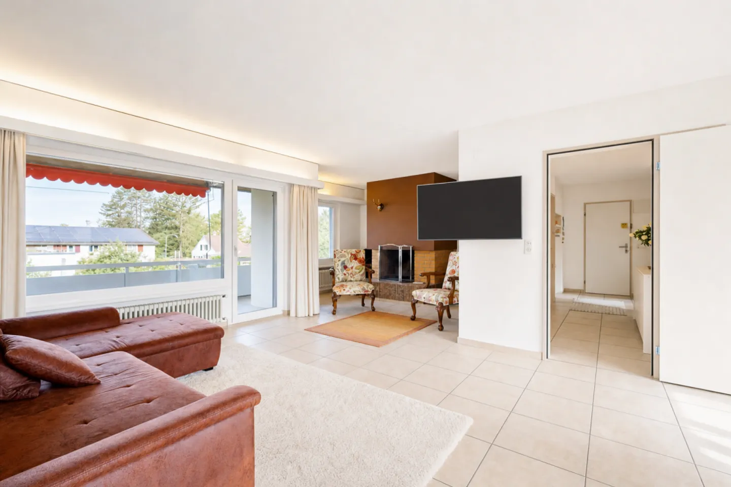 Well-maintained condominium in Kaiseraugst village - Photo 7 of 13