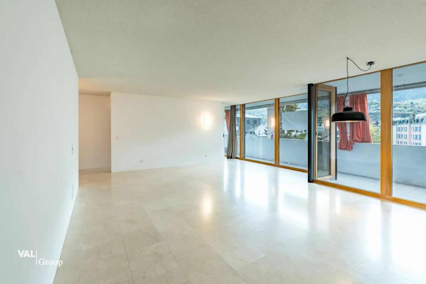 4.5-room apartment in Naters - modern elegance, top location and beautiful view - Photo 2 of 13