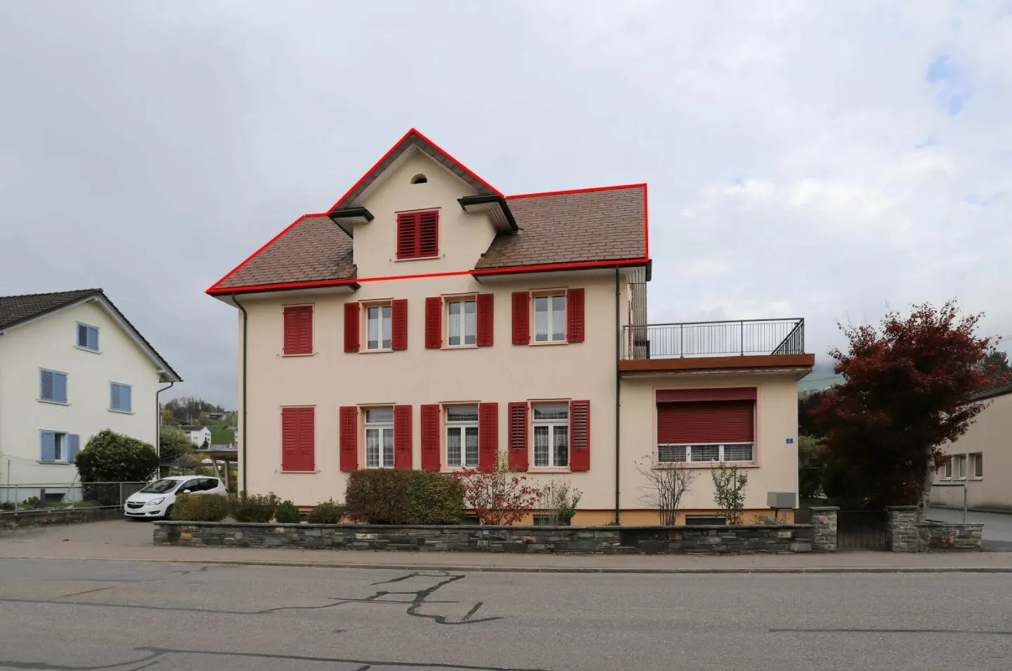 Cozy, centrally located 3-room attic apartment - Photo 1 of 5