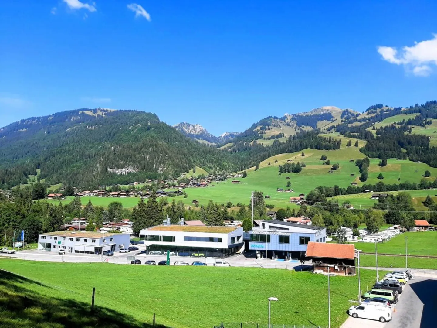 Teilerschlossenes Bauland an sonniger Hanglage in Zweisimmen BE - Foto 3 di 10