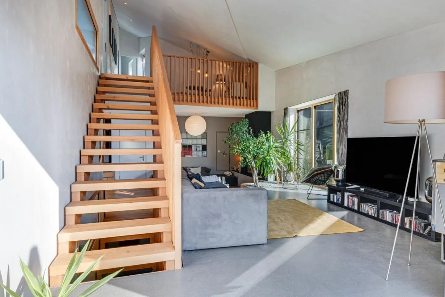 Wunderschöne Architektenvilla mit 5,5 Zimmern - Foto 12 von 13