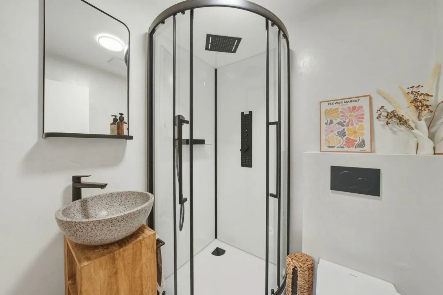 Semi-Detached Villa Fully Renovated in Orbe - Photo 11 of 13