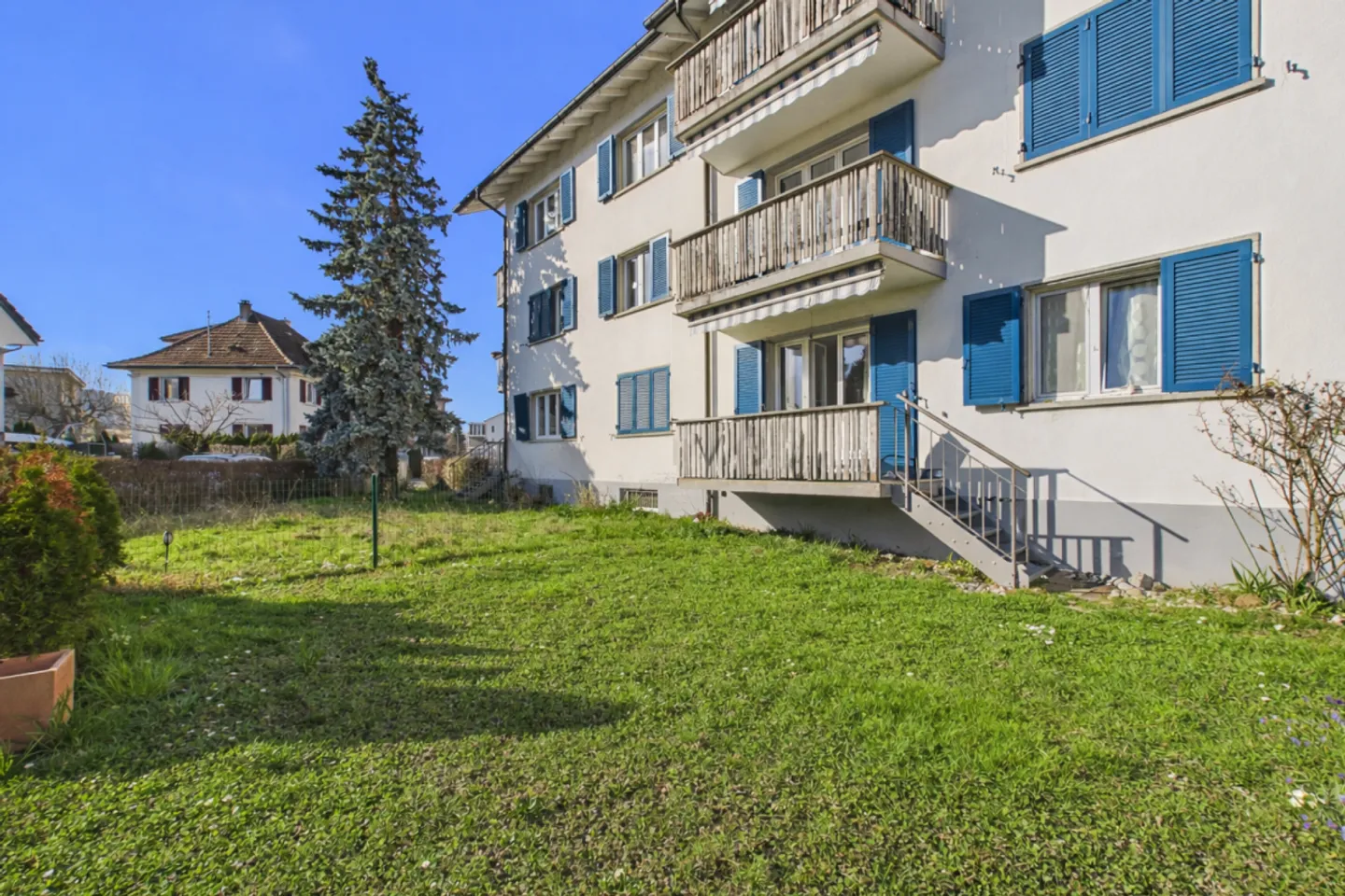 Living with garden and optimal connection - Photo 8 of 9