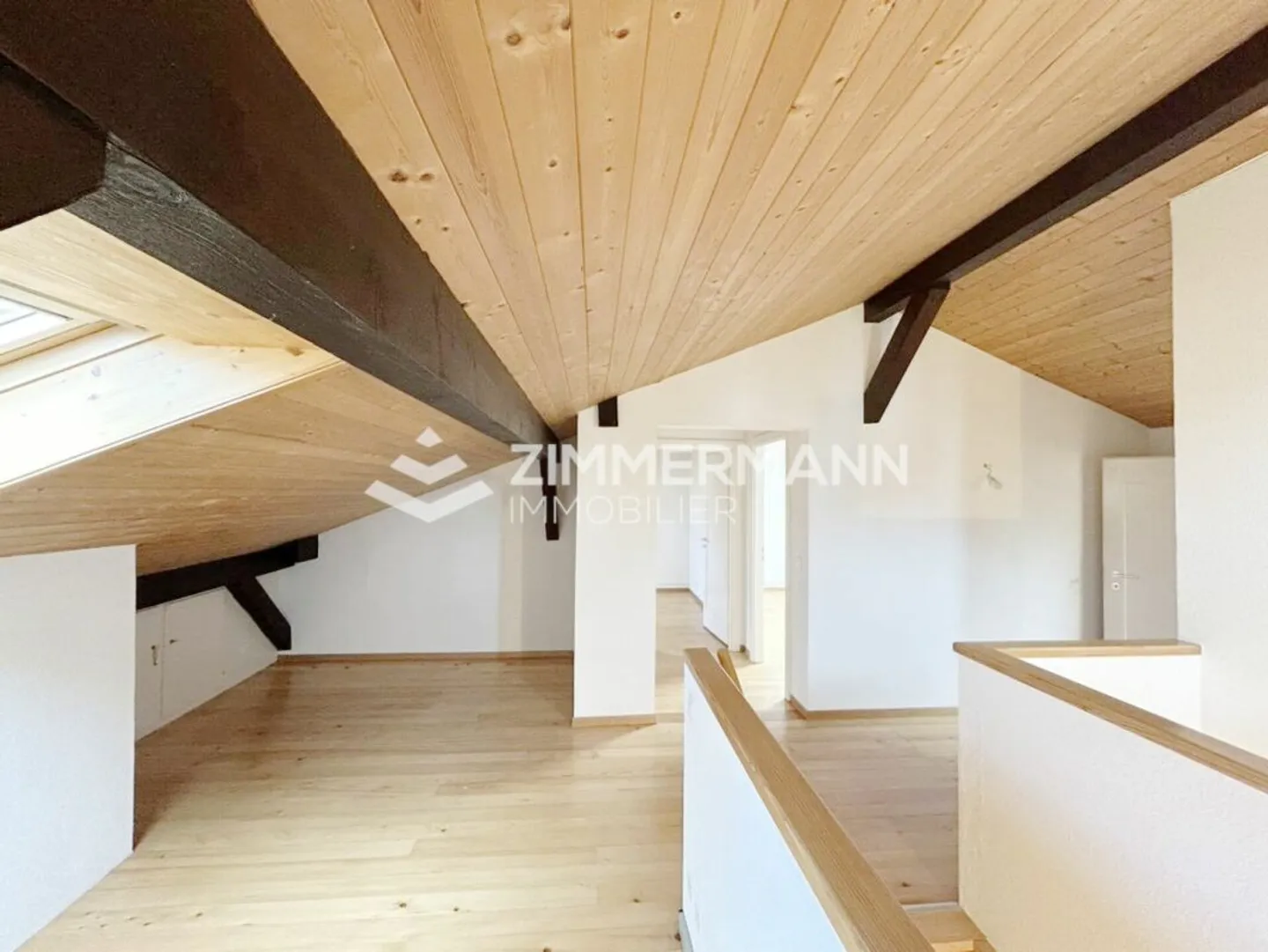 Genthod - Familienvilla auf einem wunderschönen, bewaldeten Grundstück von 2.000 m² - Foto 6 von 13