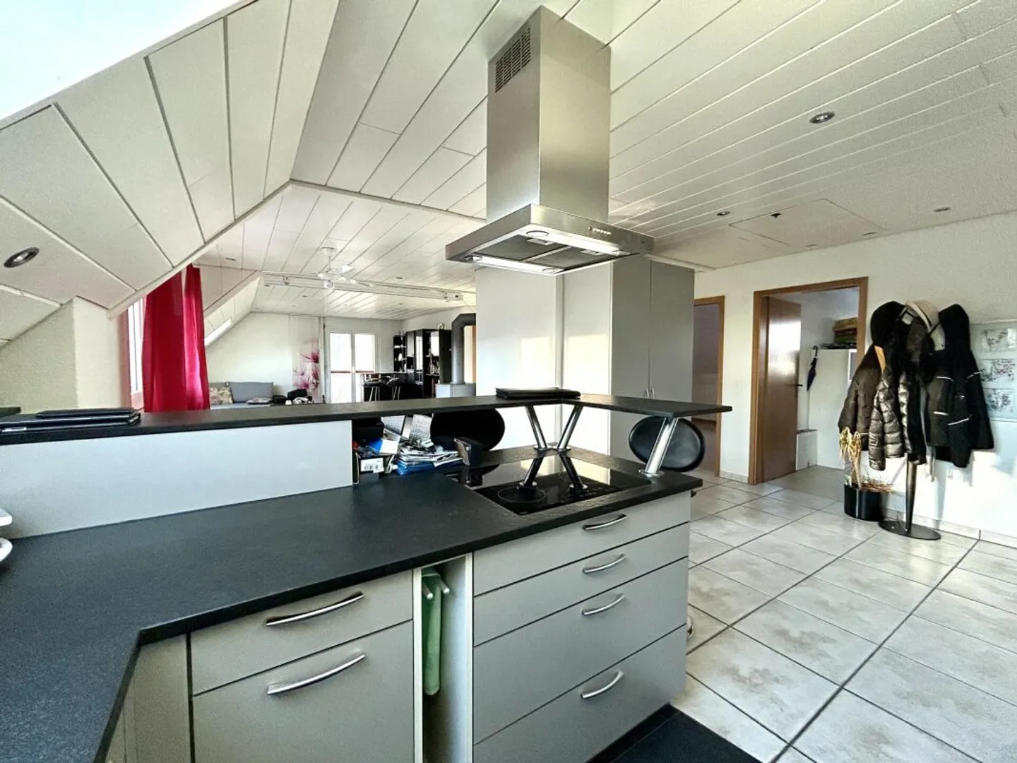 Stylish duplex apartment with a unique living experience on two levels! - Photo 5 of 13