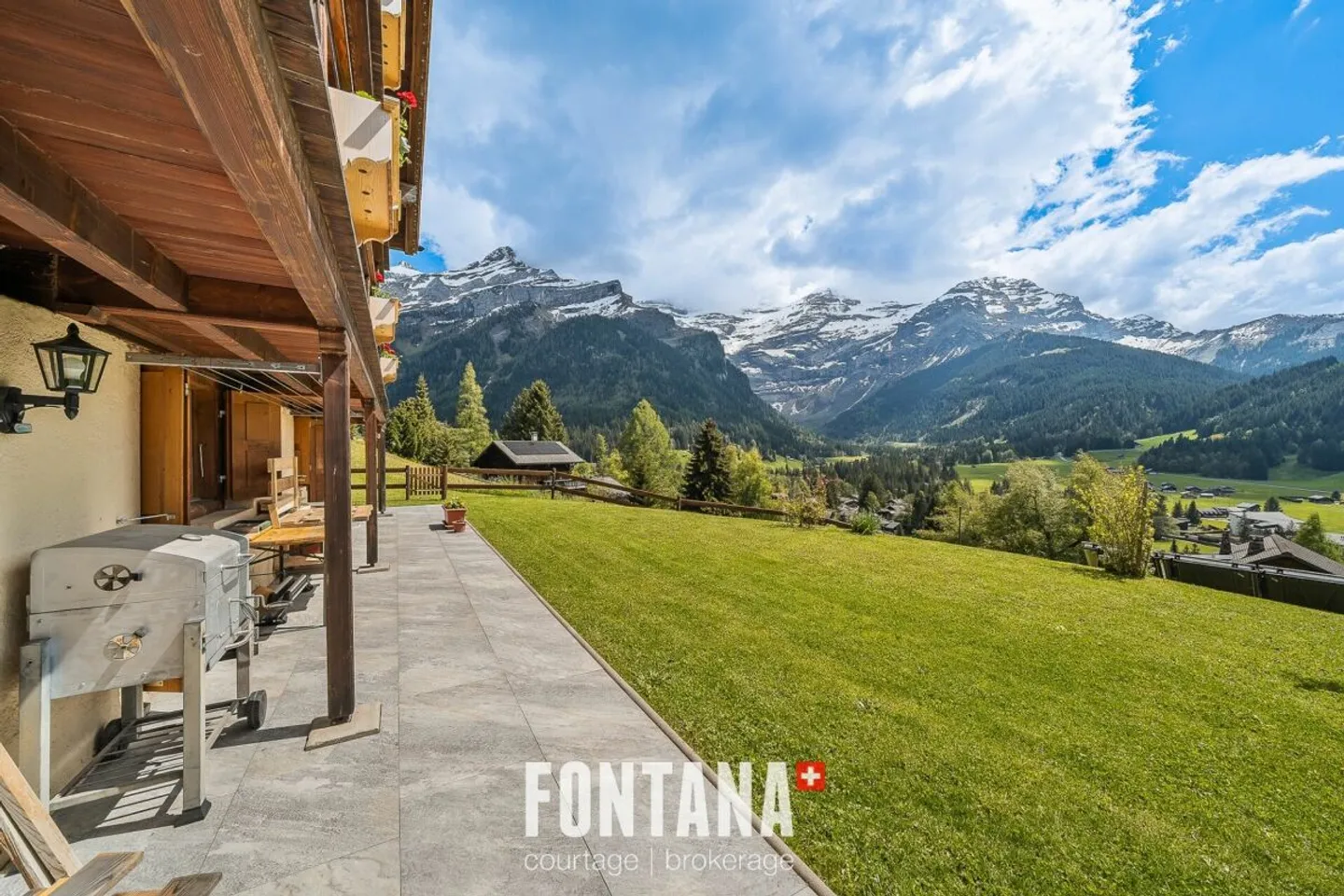 Multi-family chalet of character - Photo 3 of 13