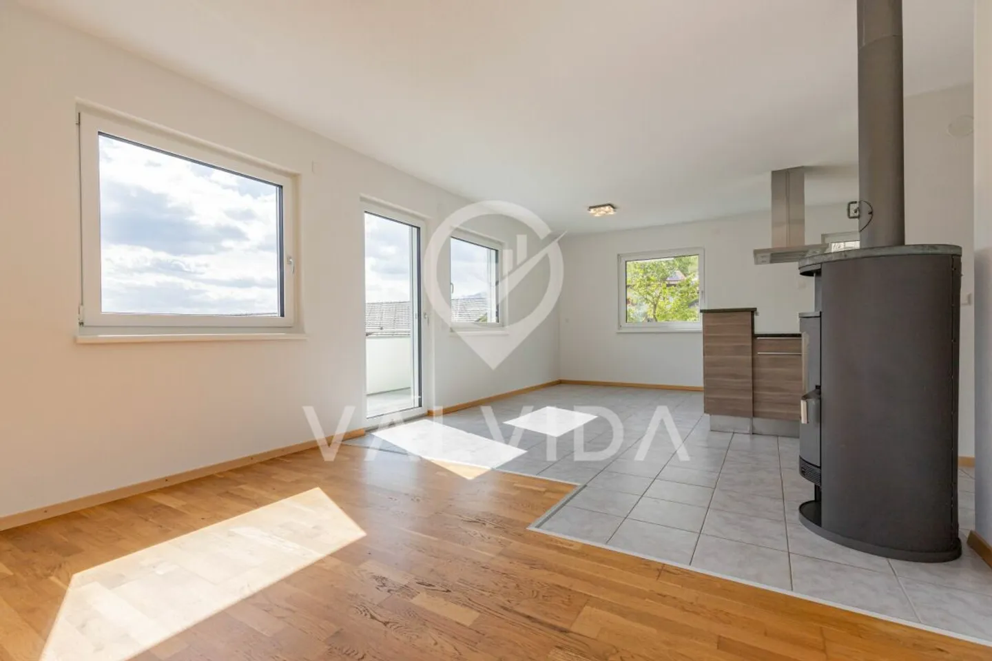 Grosszügiges Einfamilienhaus mit Charme, Weitblick und Sonnenlage in Guttet-Feschel - Foto 5 von 13