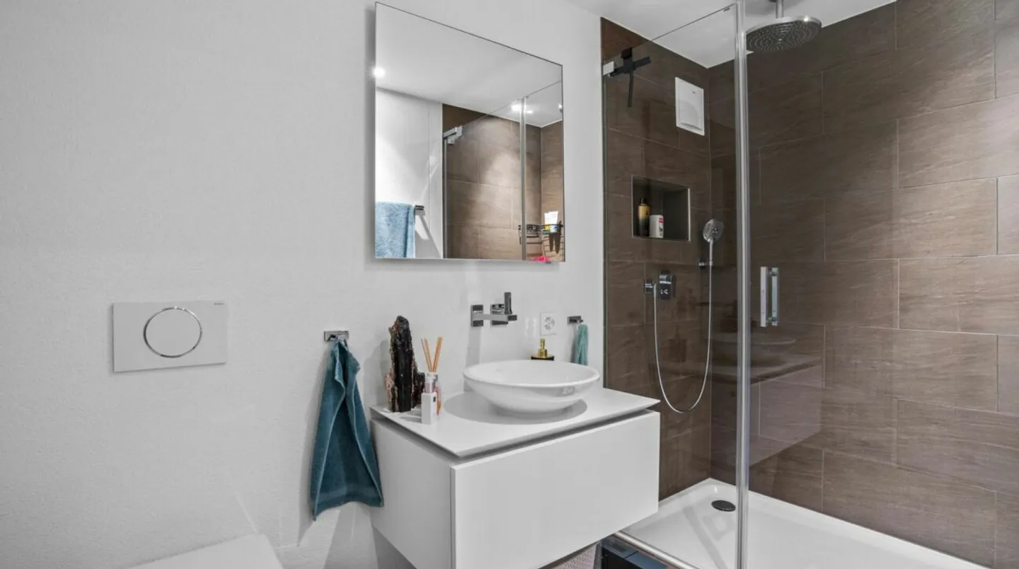 Moderne 3.5-Zimmer-Wohnung mit Balkonen - Foto 13 von 13