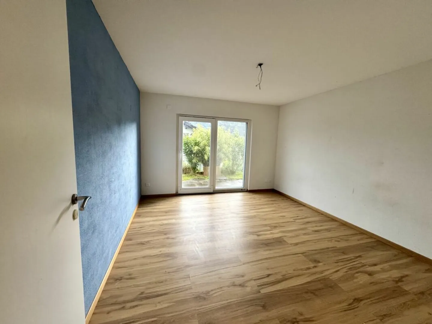 Exclusive living in sunny hillside location with a wide view - Photo 11 of 13
