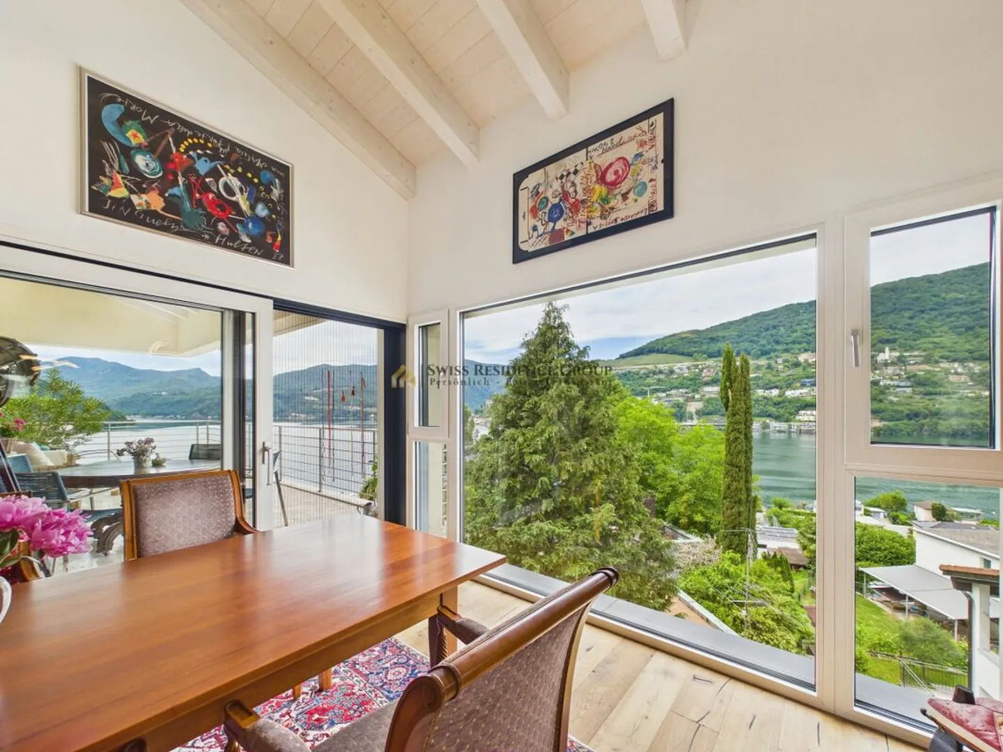 Prestigious modern villa with private spa and lake view in Brusino Arsizio - Photo 6 of 13