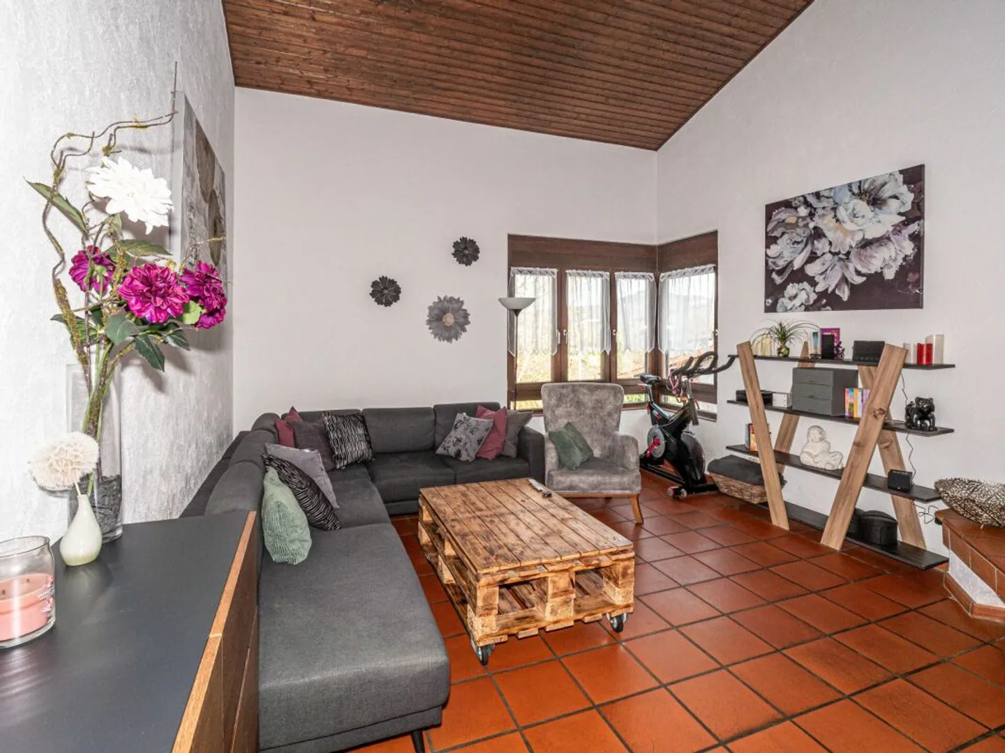 Maison jumelée charmante avec potentiel - Photo 2 sur 9