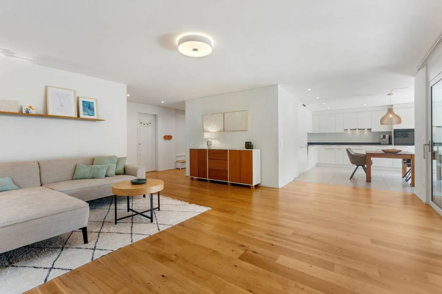 Modern 4.5-room garden apartment with high-quality finish - Photo 6 of 13