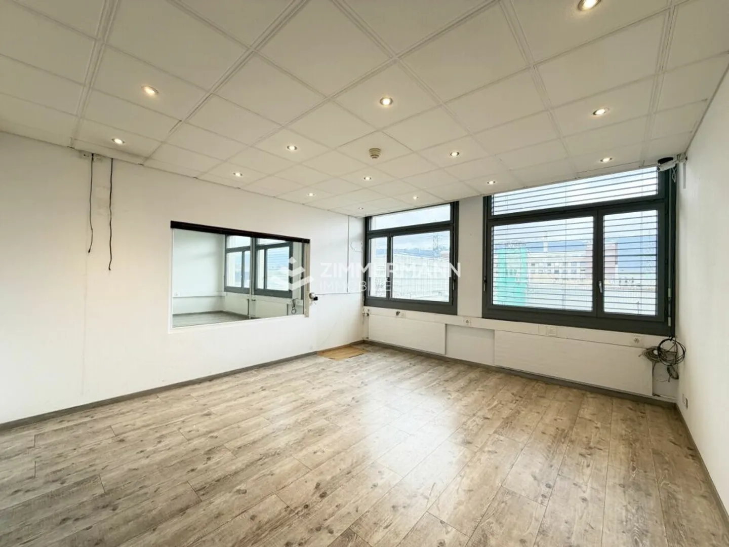Modern offices for rent - Satigny (166 m²) with 4 parking spaces - Photo 2 of 6