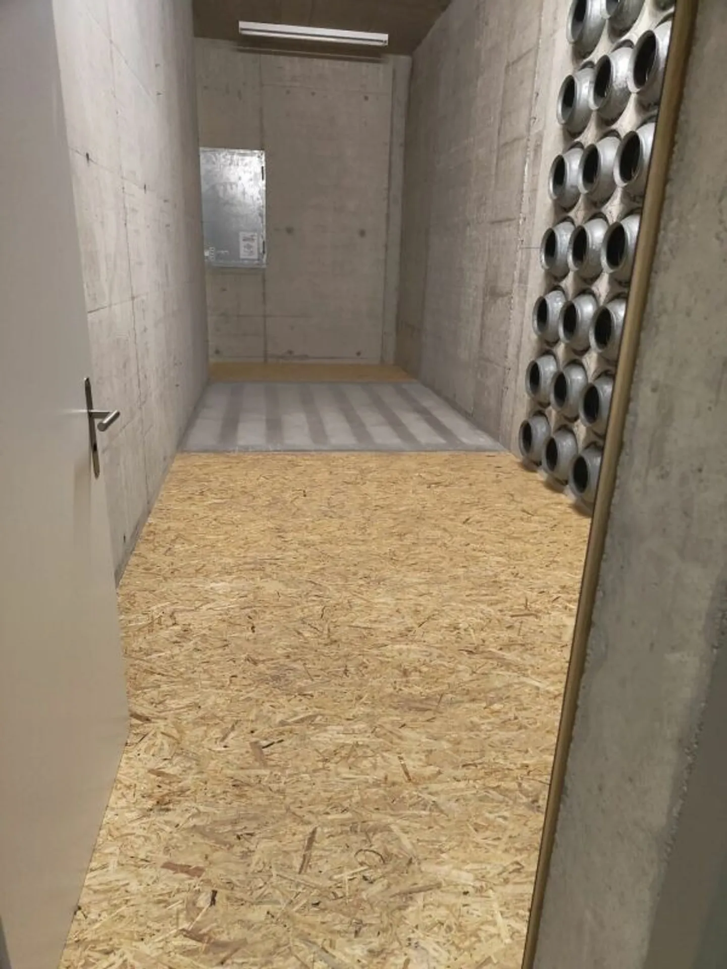 Salles de stockage de différentes tailles (3m², 15m², 31m²) - Photo 9 sur 11