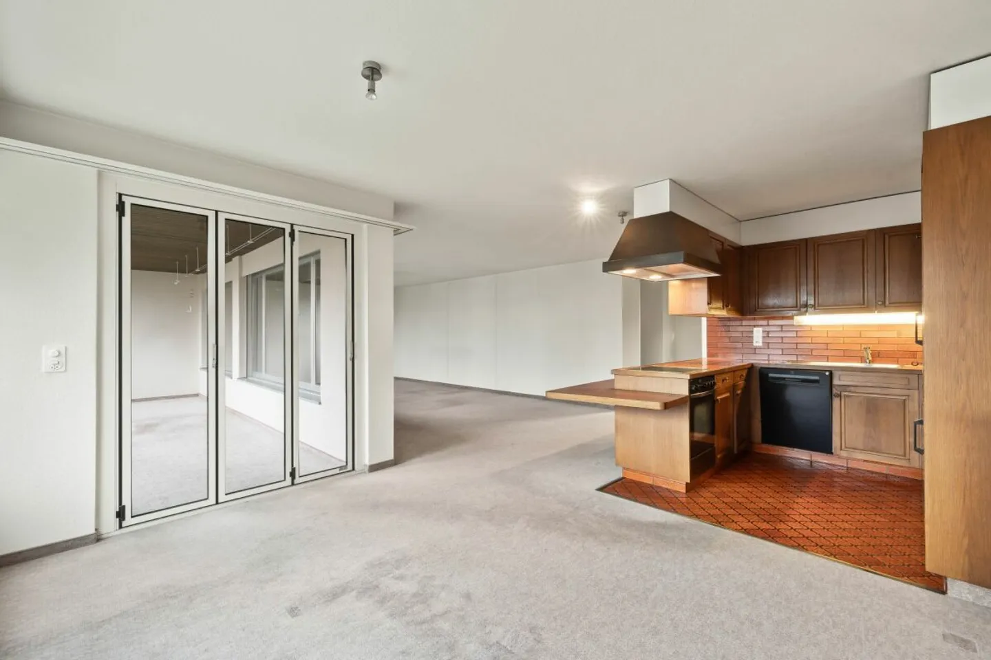 Grosszügige 4.5-Zimmerwohnung mit Wintergarten, Garage und nachhaltiger Energieversorgung in Dulliken - Foto 2 di 13